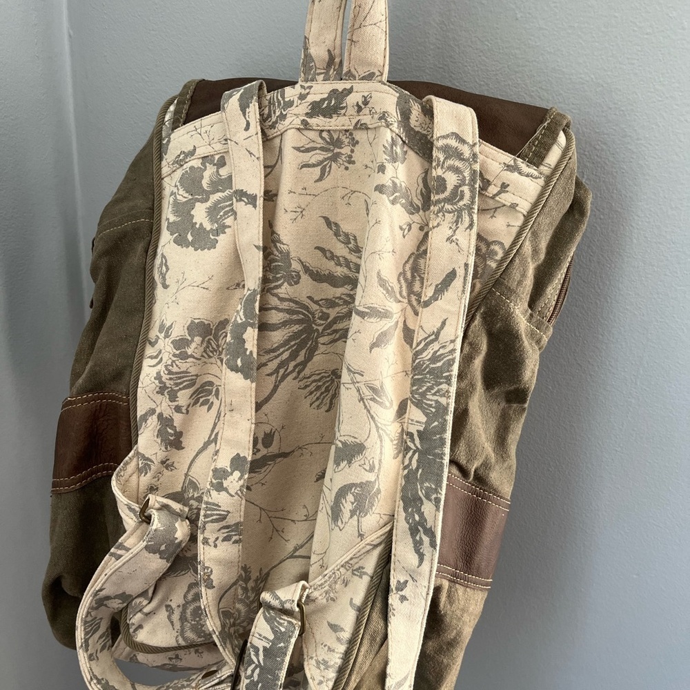 CLEA‎ RAY BACK PACK CANVAS AND LEATHER FLORAL BEIGE AND GREEN COLOR